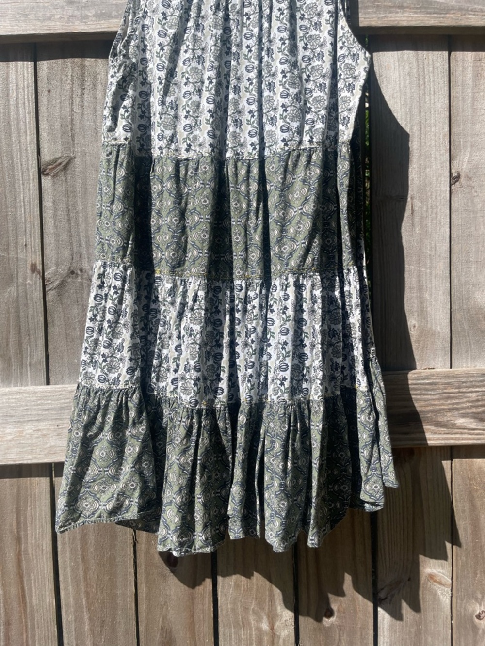 Chelsea & Theodore Olive and White Tiered Floral Midi Dress - Picture 10 of 12